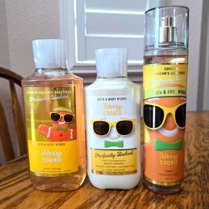 🍪🛁🧴NWT‼️ Bath & Body Works "Merry Cookie" 3-piece Collection